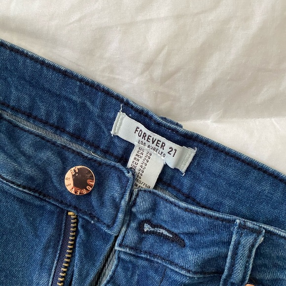 Shorts - Picture 4 of 5